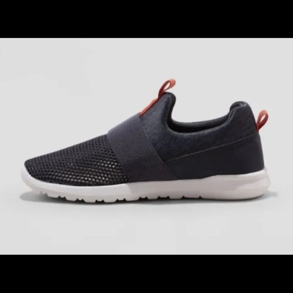 Kids Navy Jourdan Slip-on Water Shoes -Cat & Jack‼️BUY IT NOW PRICED‼️